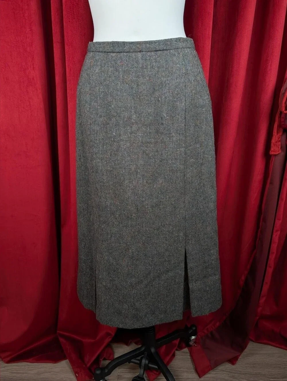 True Vintage 70's Brendella Gray Tweed 100% Wool Midi Walking Skirt